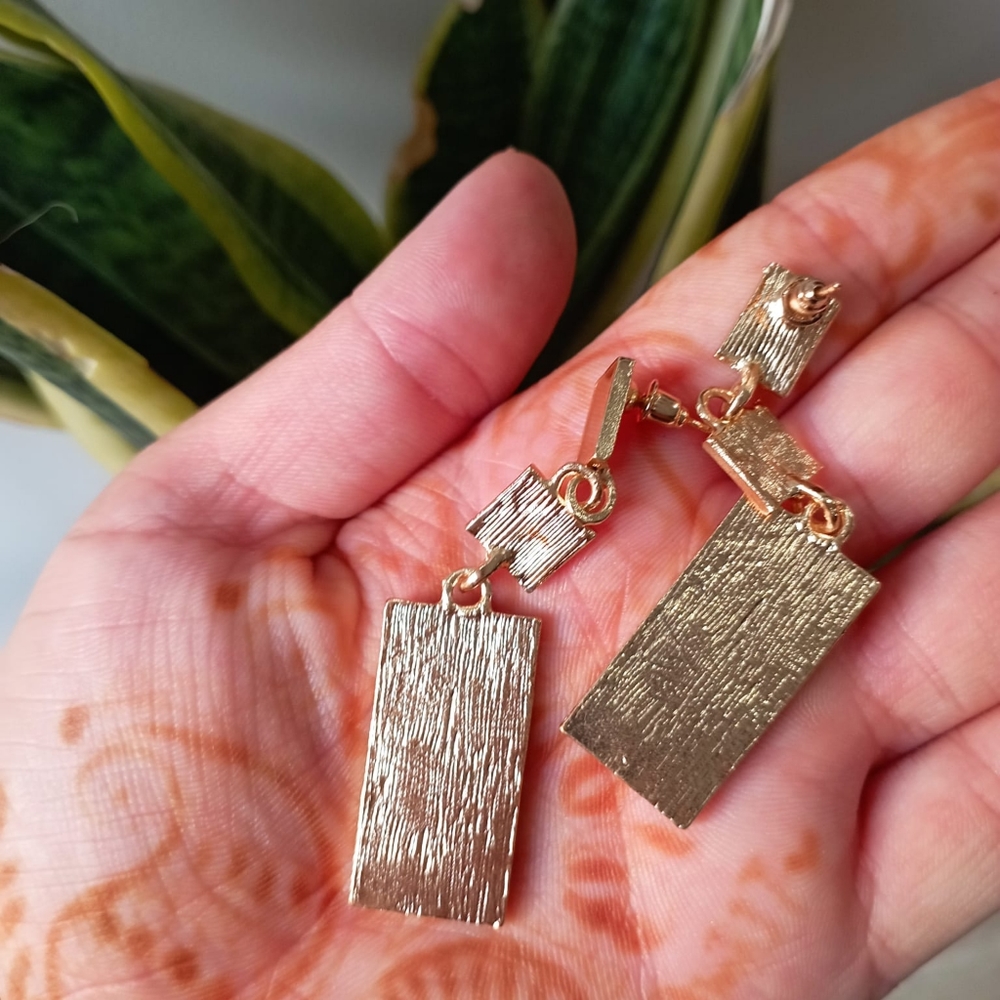 🌹🌺🌻 Retro 70s Chic Earrings - Picture 6 of 6